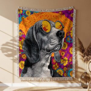 Alternative view of A groovy beagle Woven Blanket