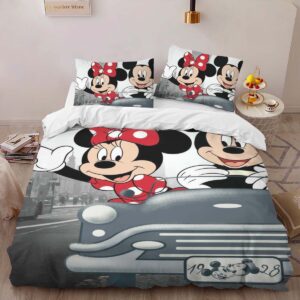 Alternative view of Disney Mickey Mouse and Minnie Mouse in London Duvet Cover