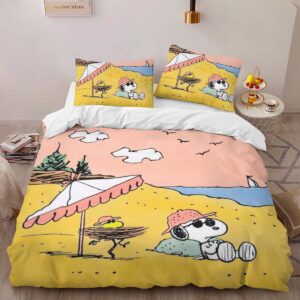 Alternative view of Snoopy and Woodstock on beach Duvet Cover