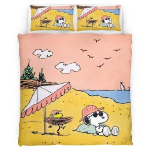 Snoopy and Woodstock on beach Duvet Cover