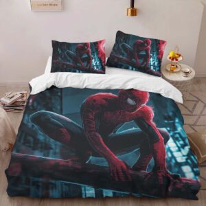 Alternative view of Spider-man in the city Duvet Cover